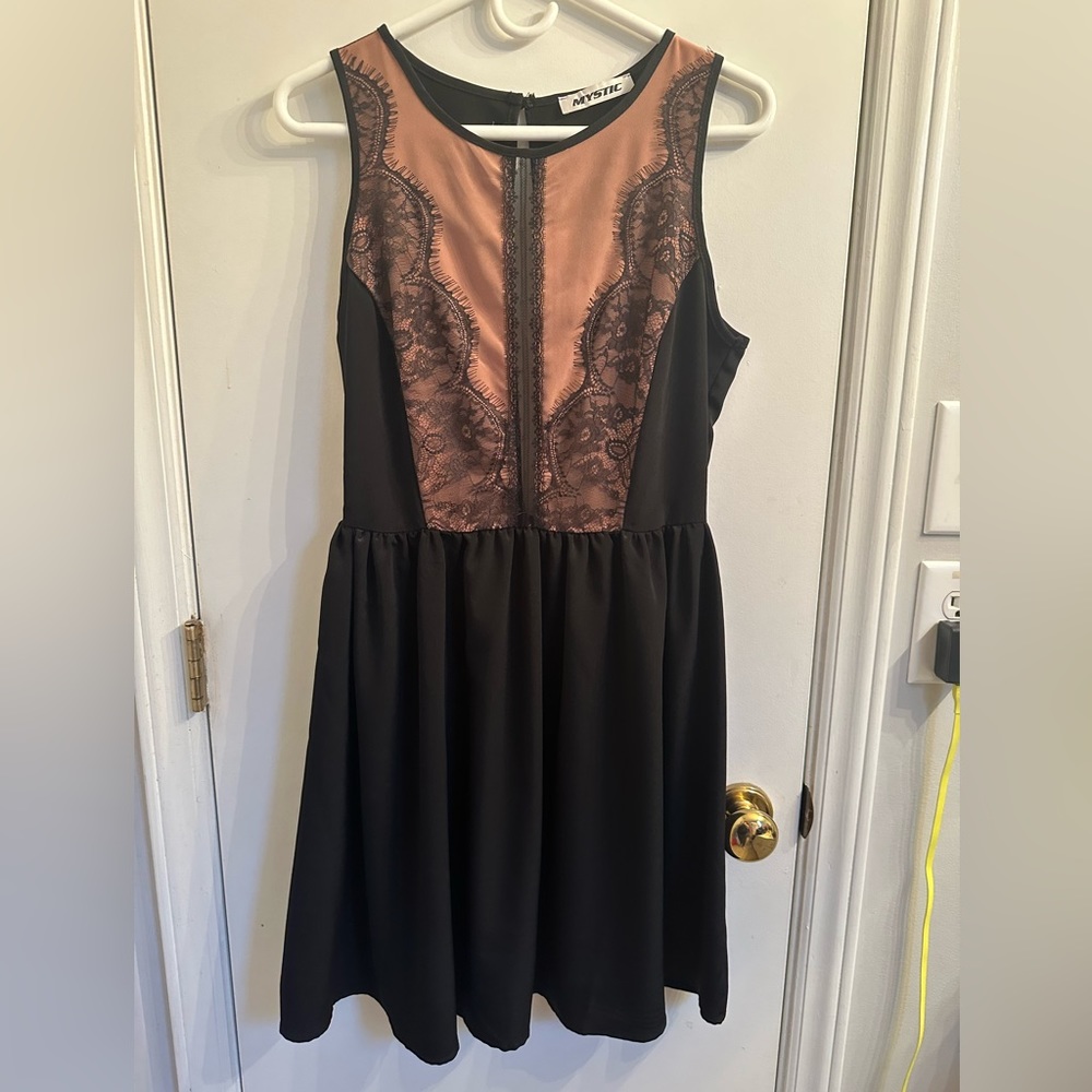 Mystic Brand Lace Dress Size Medium Black & Tan